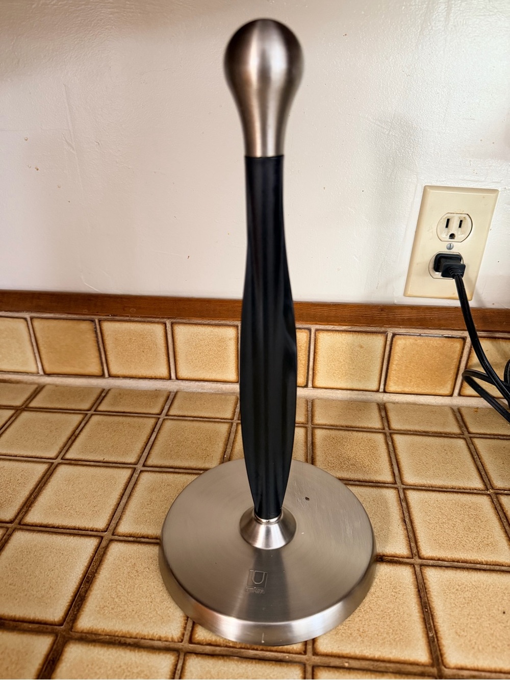 Umbra, Nickel, Paper Towel Holder With Padded Bottom, 13.75" Tall x 6.375" Base